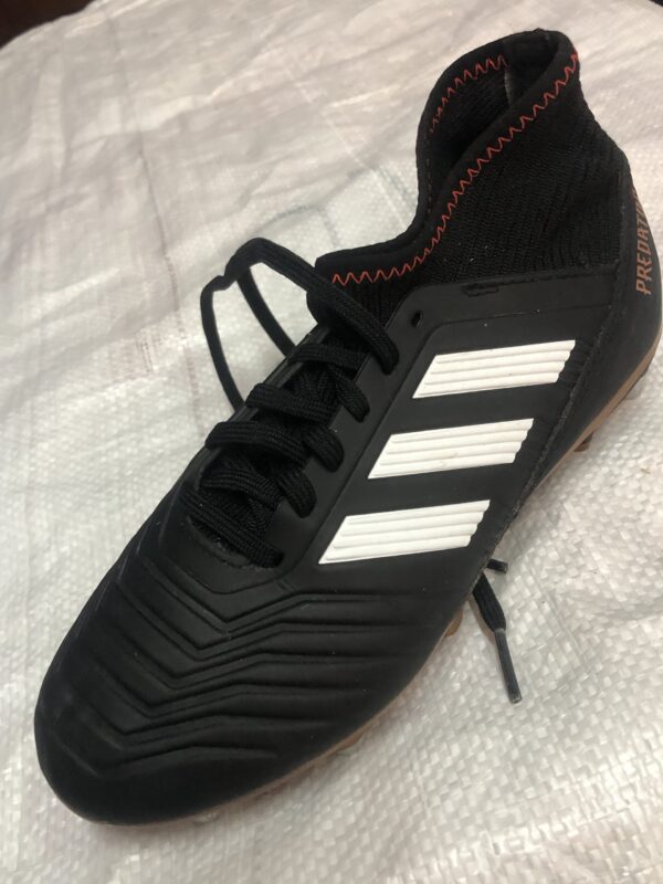 Adidas predator size 4