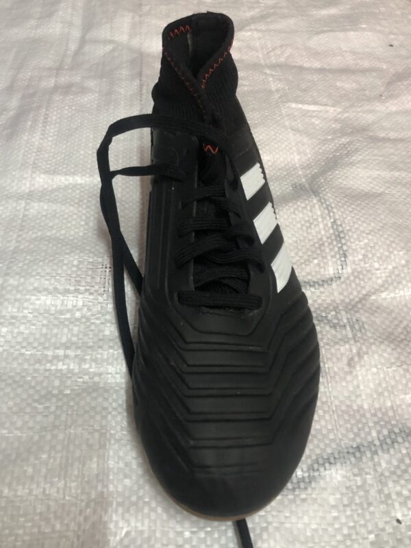 Adidas predator size 4